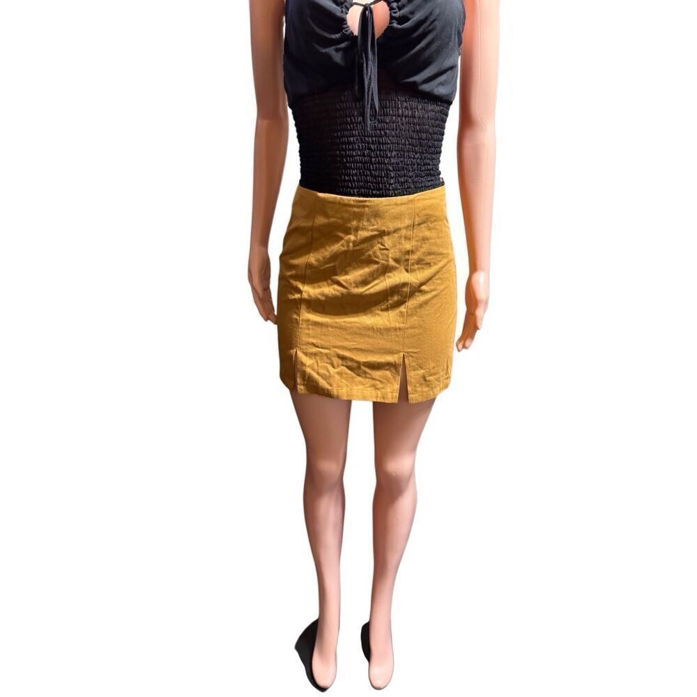 Forever 21 mustard mini skirt with slit M
